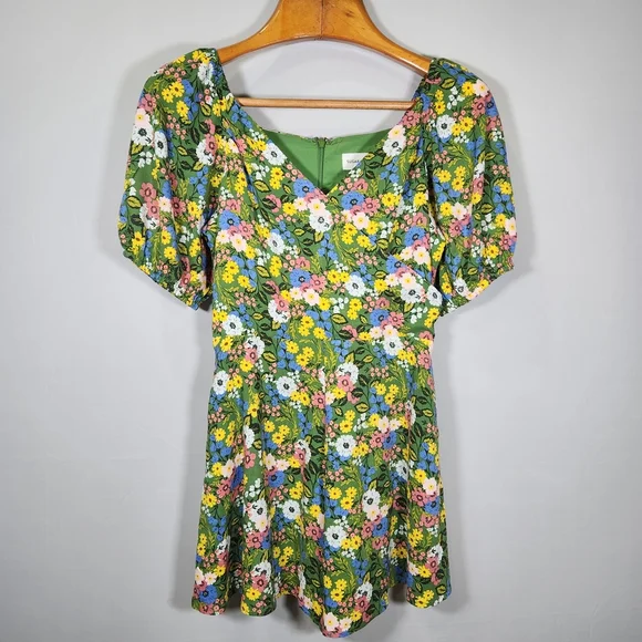 Green and White Floral Wrap Puff Sleeve Romper - Picture 10 of 13